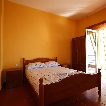 Appartement Anxhelos' Flats