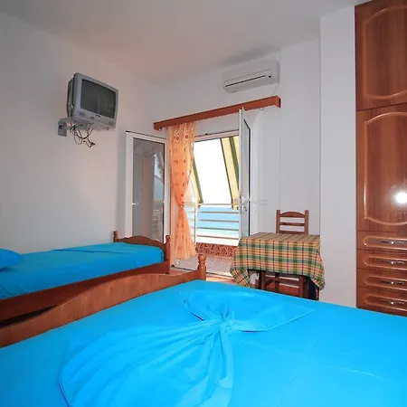 Appartement Anxhelos' Flats